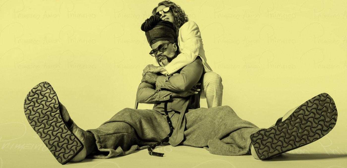 Sem a eletricidade da folia, o single de Carlinhos Brown com Simone ganha impulso pelo grande arranjo polifônico