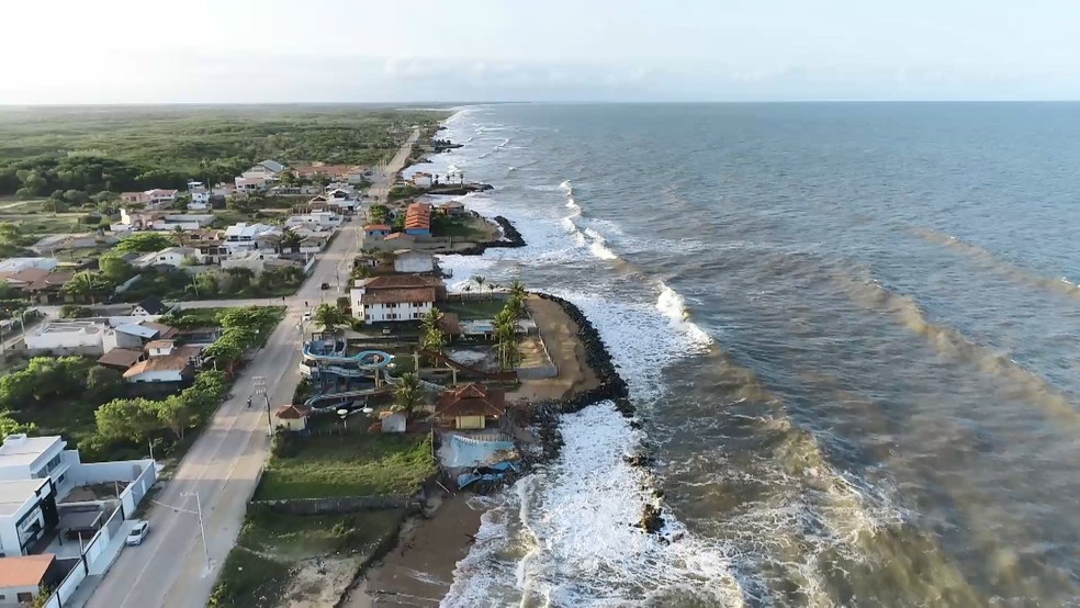 Cidade de Conceição da Barra, no Espírito Santo, apareceu em ranking de estudo como a segunda cidade do país com maior concentração de microplástico por metro quadrado — Foto: Reprodução/TV Gazeta