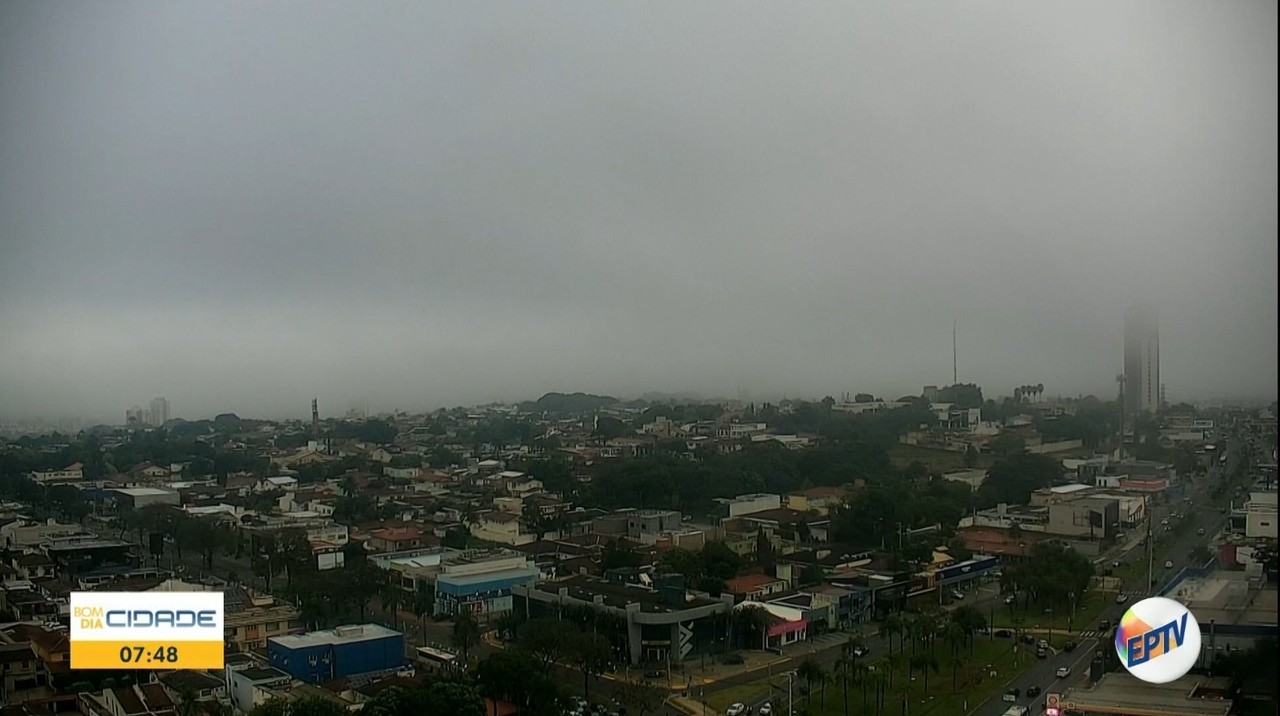 Neblina cobre Ribeirão Preto, SP, e temperatura cai; veja a previsão do tempo