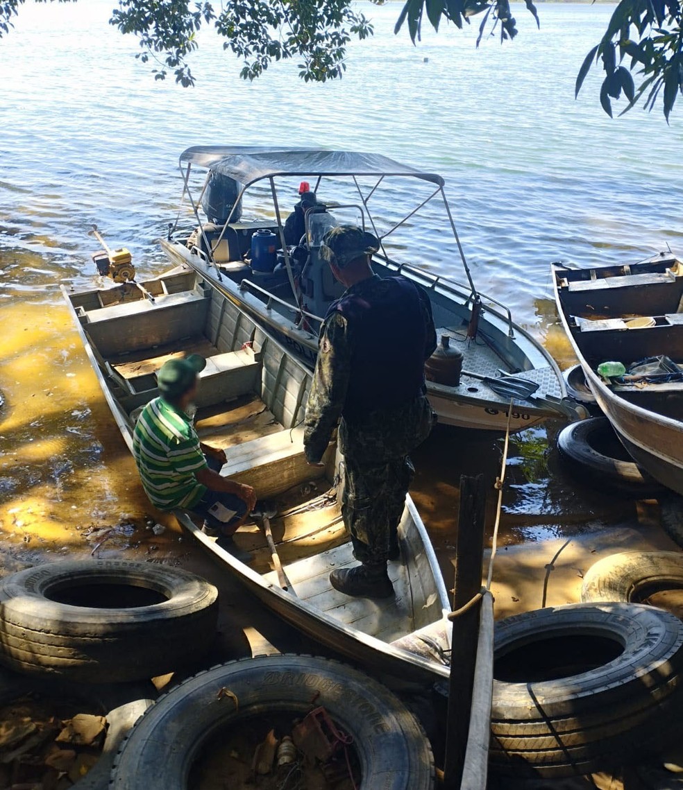 Operação Piracema realizou fiscalização no Rio Paraná, em Rosana (SP) — Foto: Polícia Militar Ambiental