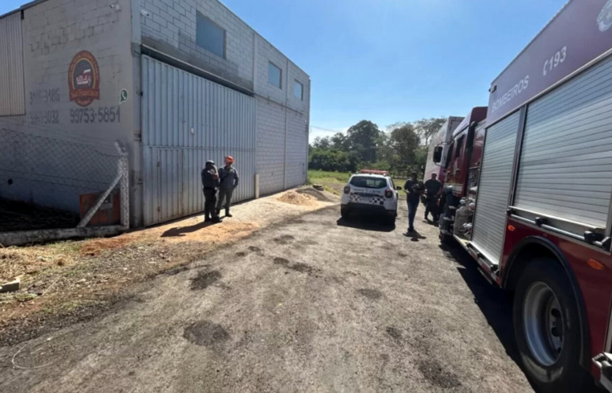 Homem morre prensado por placas solares em acidente de trabalho no interior de SP