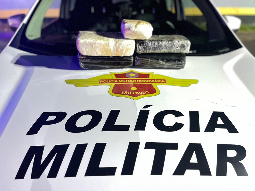 Mulheres foram presas por tráfico de drogas em Presidente Prudente (SP) — Foto: Polícia Rodoviária