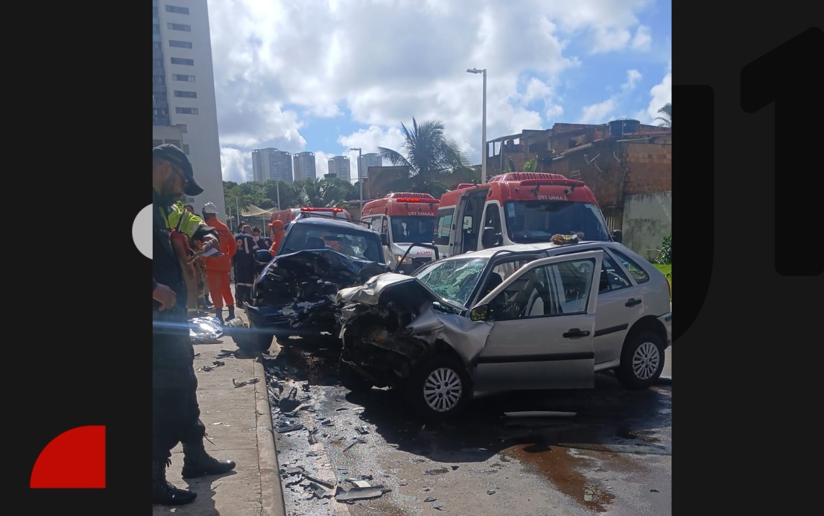 Mulher morre e outras três pessoas ficam feridas em acidente de carro em bairro residencial de Salvador