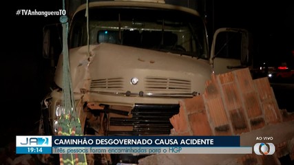 Caminhão desgovernado provoca acidente na região sul de Palmas e deixa três feridos