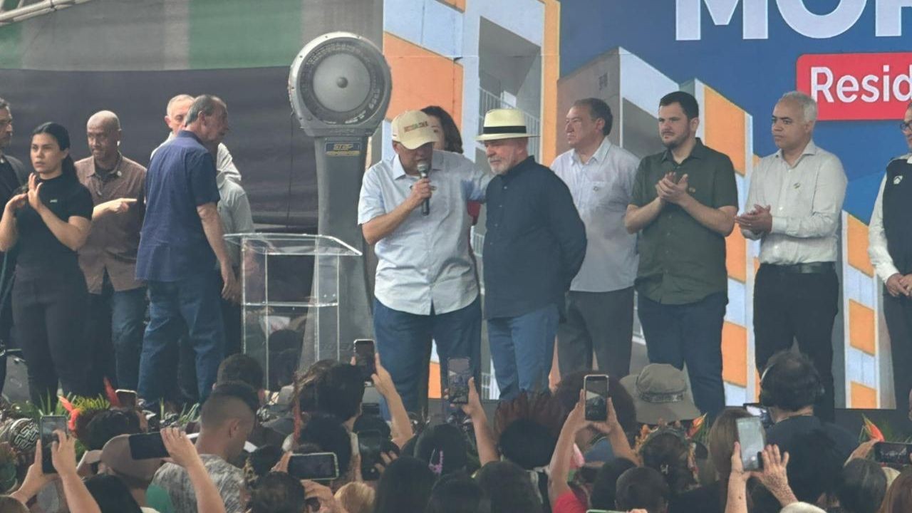 Lula diz que reconstrução da BR-319 terá 'maior cuidado ambiental' e deve visitar trecho da rodovia no Amazonas