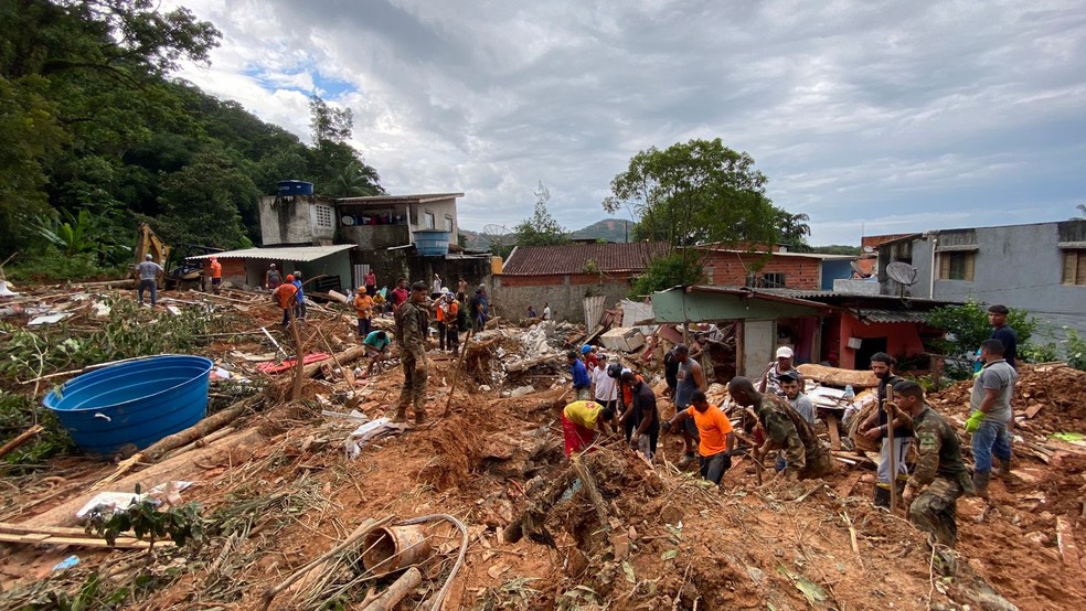 Vila Sahy, em São Sebastião — Foto: André Luis Rosa/TV Vanguarda