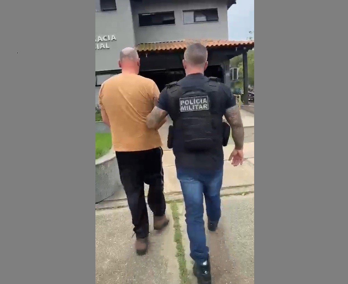 Homem procurado por homicídio é preso em Armação dos Búzios