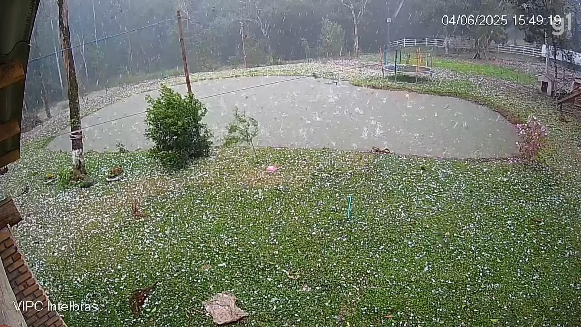 Vídeo: temporais, ventania e queda de granizo causam estragos no Paraná