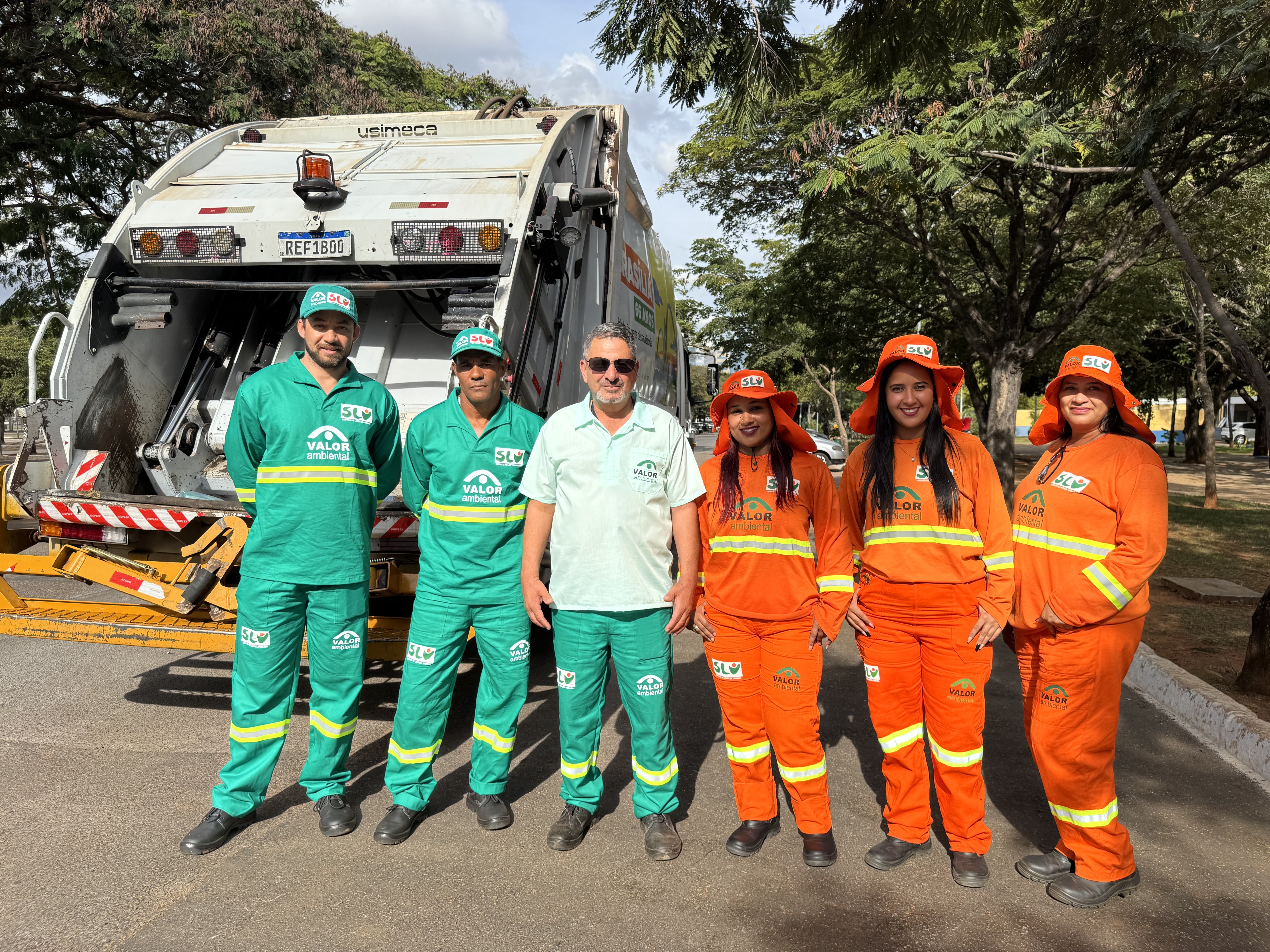 Dia do Gari: como é a rotina de quem mantém a cidade limpa todos os dias