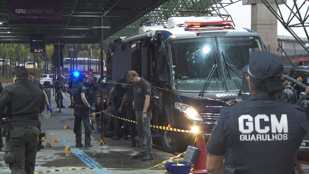 Execução de delator do PCC no Aeroporto Internacional de SP, em Guarulhos — Foto: Reprodução/TV Globo
