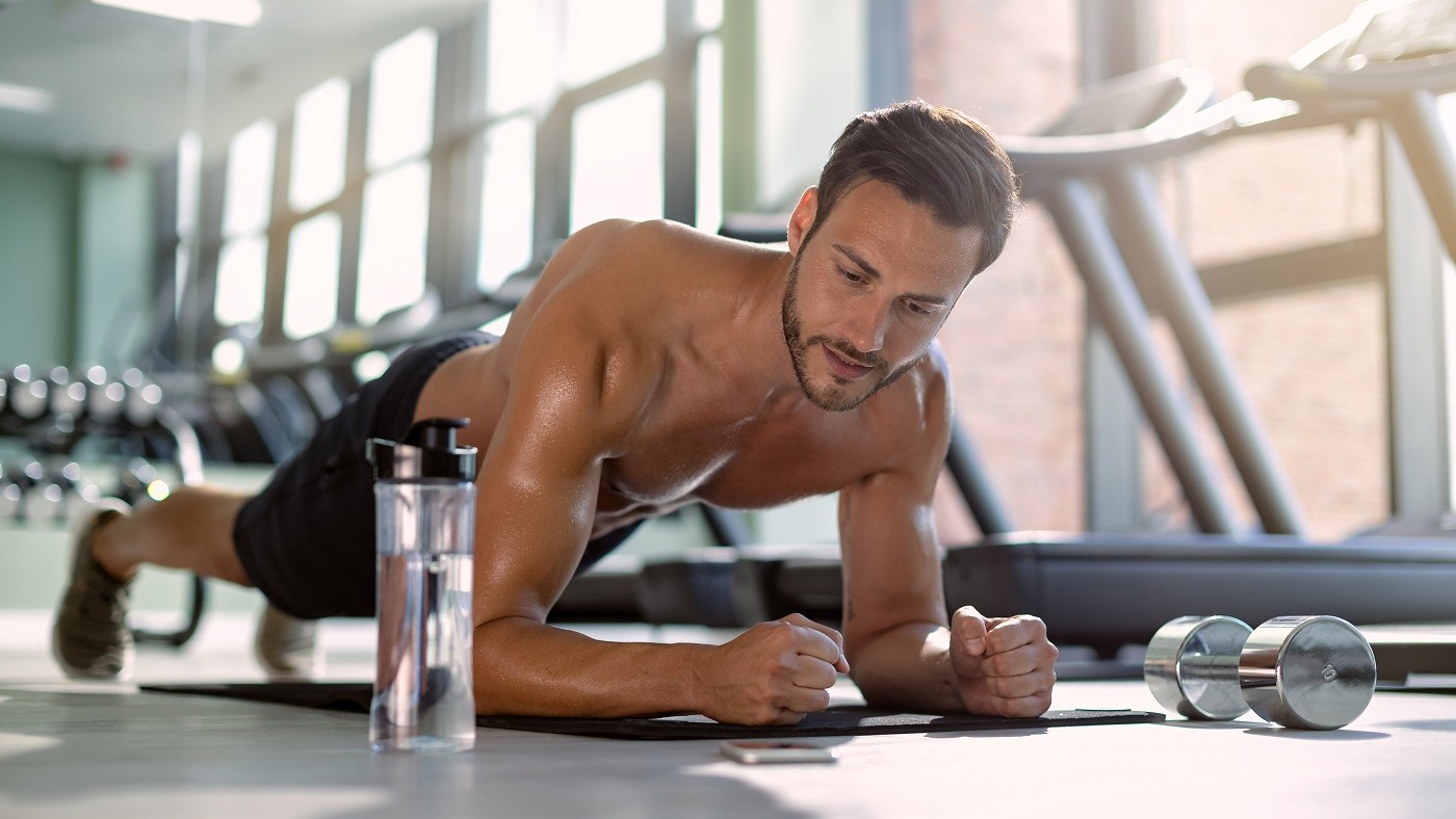 Pós-treino prático: como cuidar do cabelo e da pele depois da atividade física