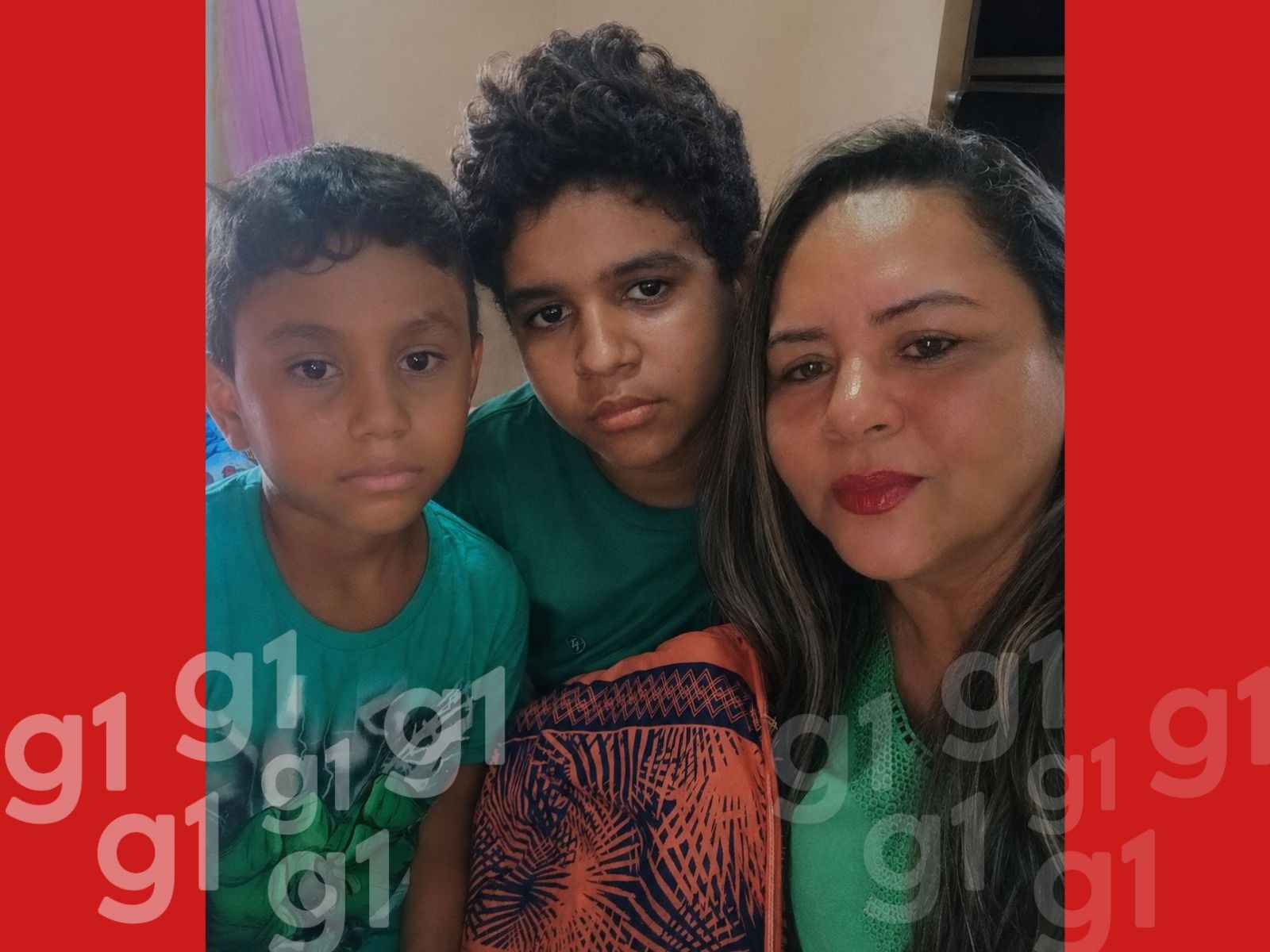 'Gesto de amor', diz mãe que adotou crianças autistas e vende salgados para sustentar os filhos no Acre