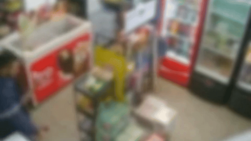 VÍDEO: Criminosos armados assaltam loja de conveniência e rendem frentista e clientes no Bairro Guarani em Uberlândia