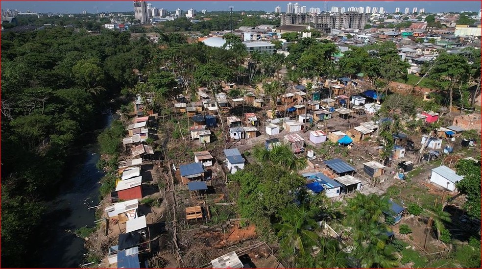 Ocupação irregular no bairro Alvorada em Manaus  — Foto: William Duarte/Rede Amazônica