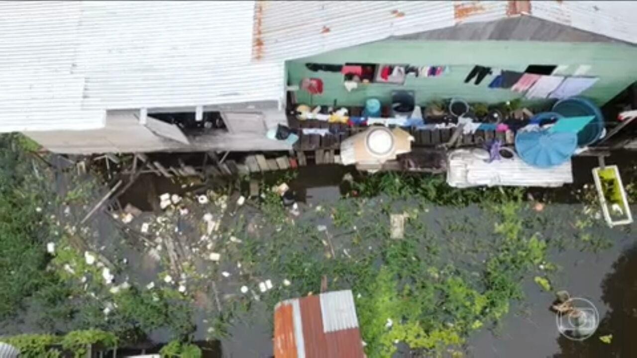 Cheia do Rio Solimões muda rotina escolar em cidade da tríplice fronteira no AM