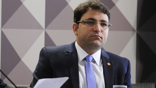 Quem é Willer Tomaz, advogado investigado pela PF que viajou com Flávio