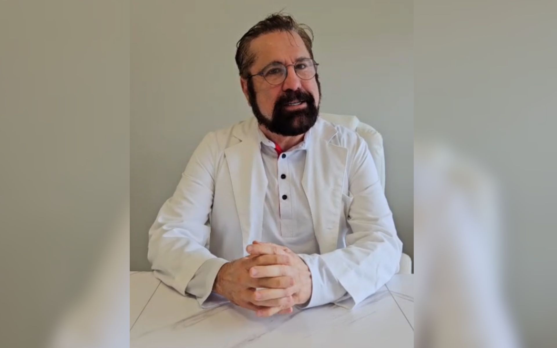 Inteligência Artificial atua como 'olho invisível' ao auxiliar cientista brasileiro em pesquisa para identificar molécula que destrói células cancerígenas