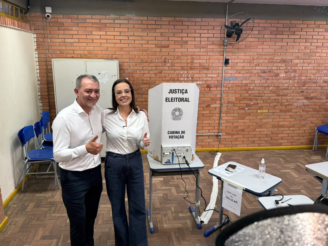 Juliana Brizola (PDT) vota em Porto Alegre 
