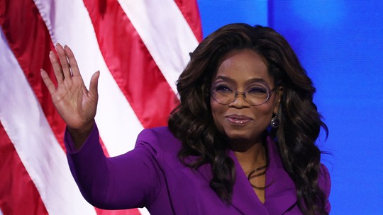 Oprah Winfrey é acusada de fechar estrada e bloquear fuga de moradores em alerta de tsunami no Havaí; ela nega - Apresentadora tem uma propriedade na ilha do Mauí, por onde passa a estrada. Departamento de Polícia do Havaí disse que o acesso está liberado para moradores