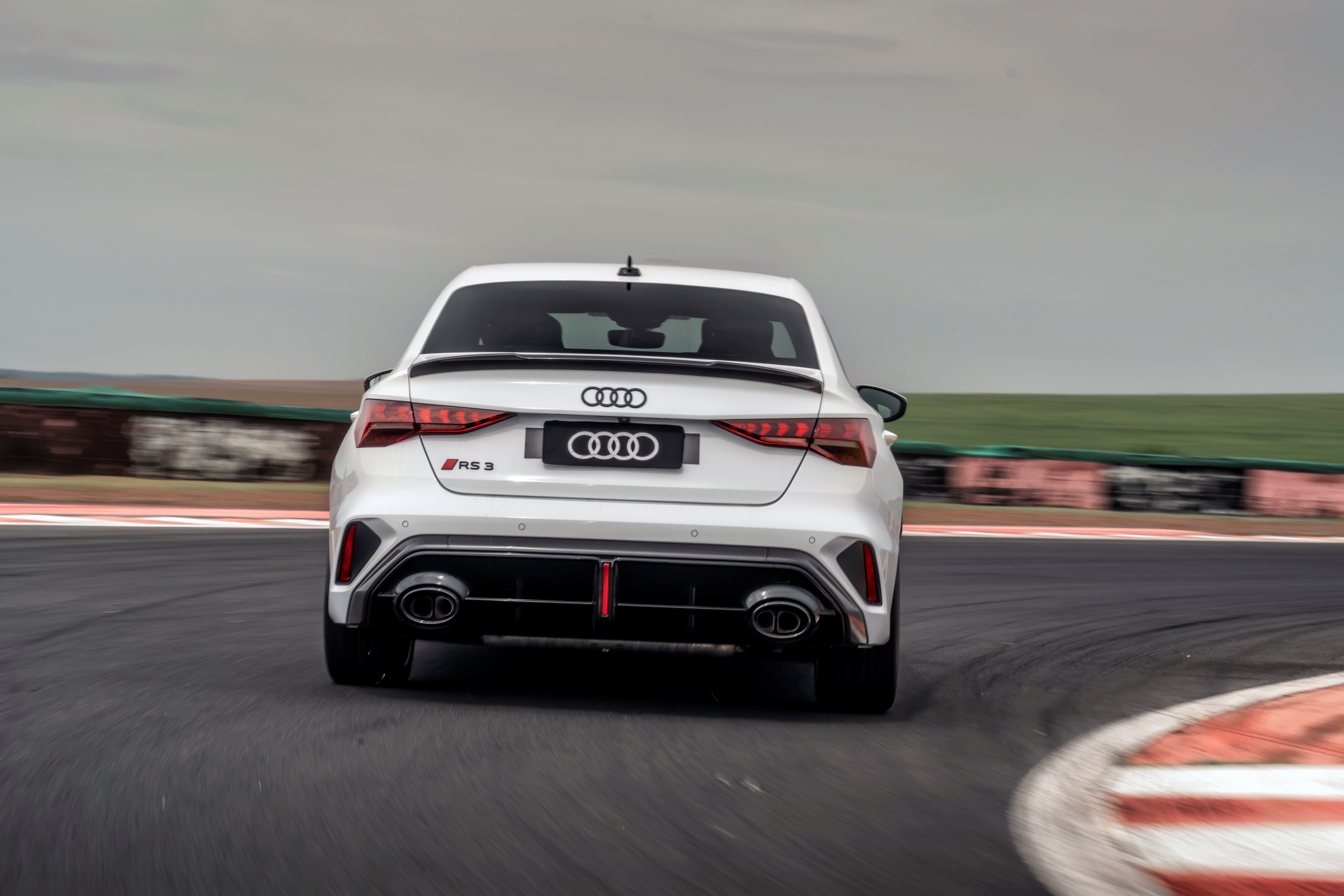 Audi RS3 2026 — Foto: divulgação/Audi