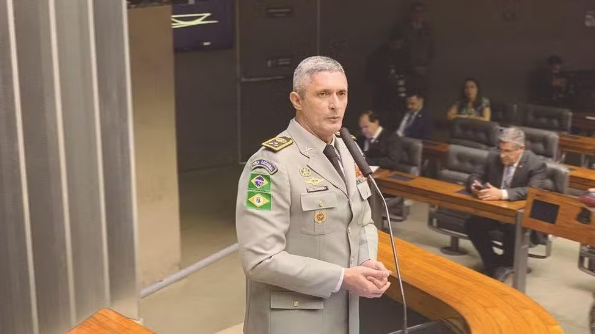 Quem é coronel Aginaldo, marido de Carla Zambelli que deixou Secretaria de Segurança de Caucaia