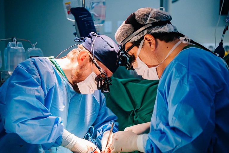 Adolescente de 14 anos recebe primeiro transplante cardíaco pediátrico da Paraíba