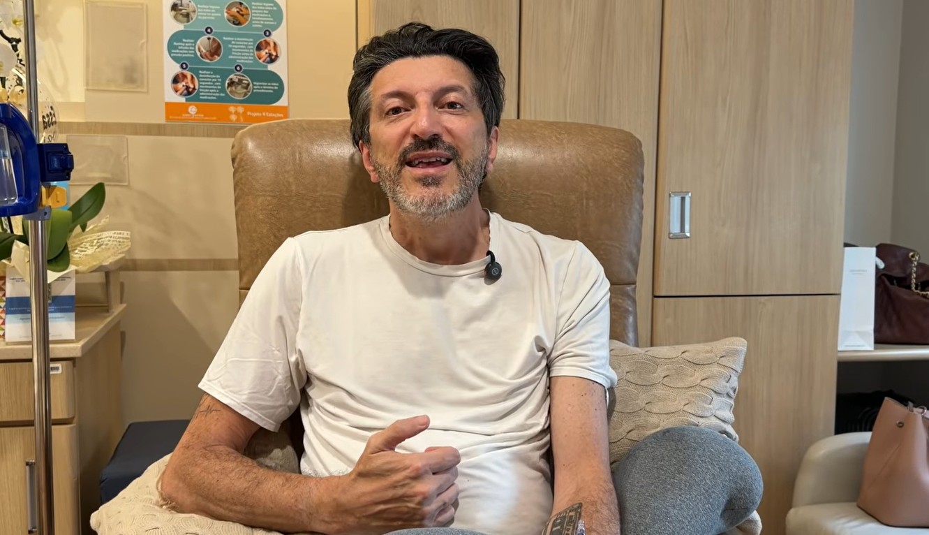 Lito Sousa agradece apoio em novo vídeo no hospital: 'Vou ser o primeiro a controlar essa doença no mundo'