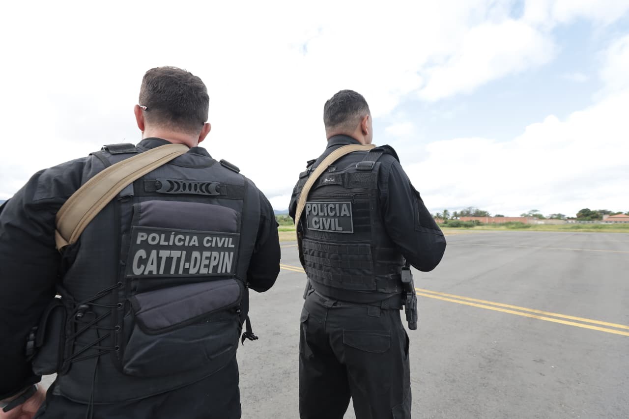 Homem é preso suspeito de envolvimento na morte de mulher encontrada decapitada na Bahia 