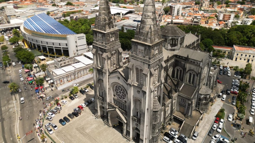 Catedral Metropolitana de Fortaleza interdita acesso frontal para preparação das obras de revitalização. — Foto: Reprodução/Arquidiocese de Fortaleza