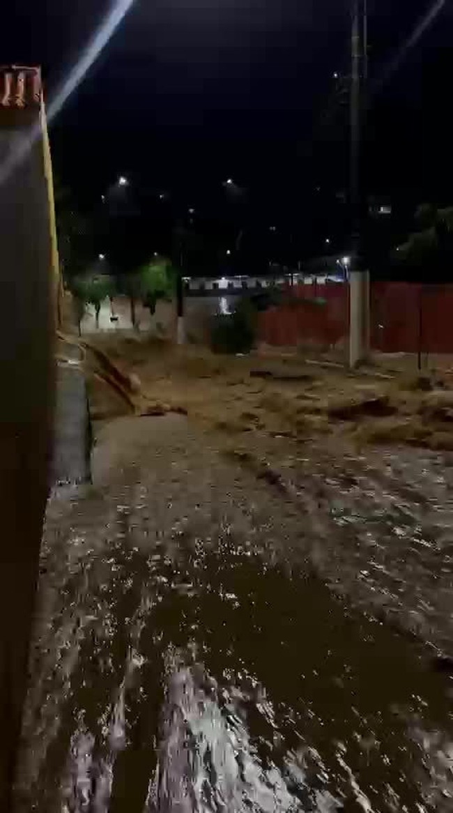 VÍDEO: Chuva forte causa alagamentos e deslizamento de terra em Sapucaia