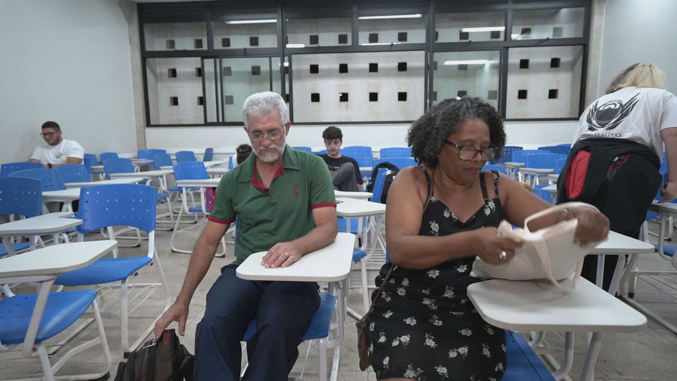 Dina e Valdir são colegas de turma em Ciências Biológicas na Unb — Foto: Reprodução/TV Globo