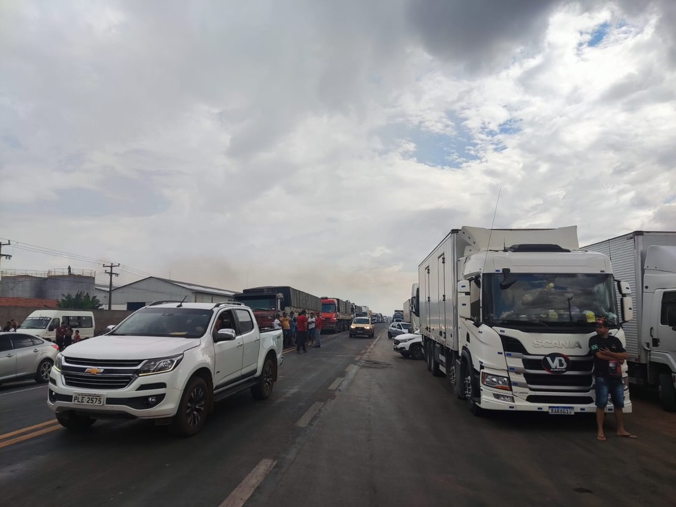 BATEU NA TRAVE! PROTESTO DOS CAMINHONEIROS está quase chegando em Olímpia, Geral, Olimpia 24 Horas, A Notícia bate aqui