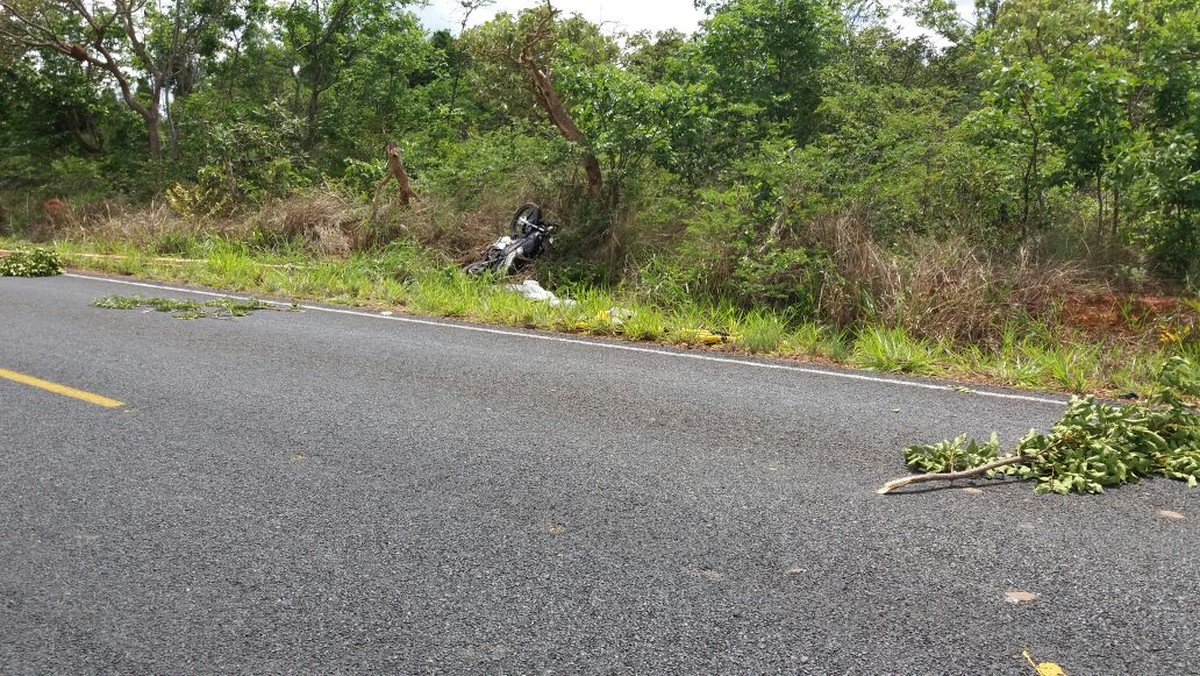 Jovem perde controle de moto e morre em acidente na rodovia LMG-654, no ...