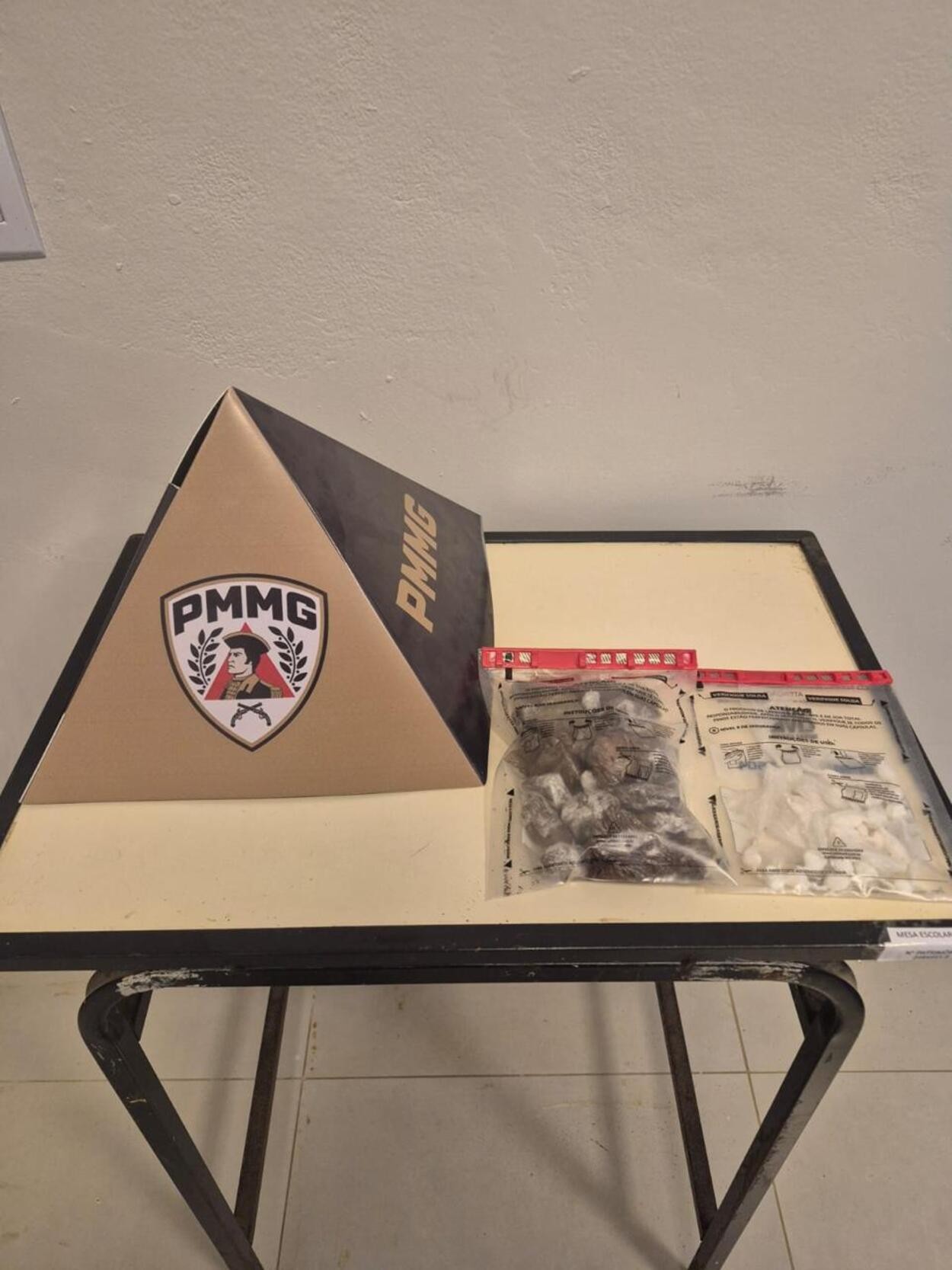 Adolescente é apreendido com drogas após pai procurar a PM em Santa Rita do Itueto