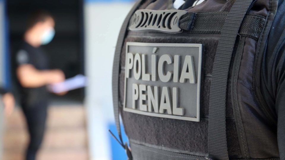 Sindicato pede transferência de presos em vez de afastamento de policiais penais investigados em MT