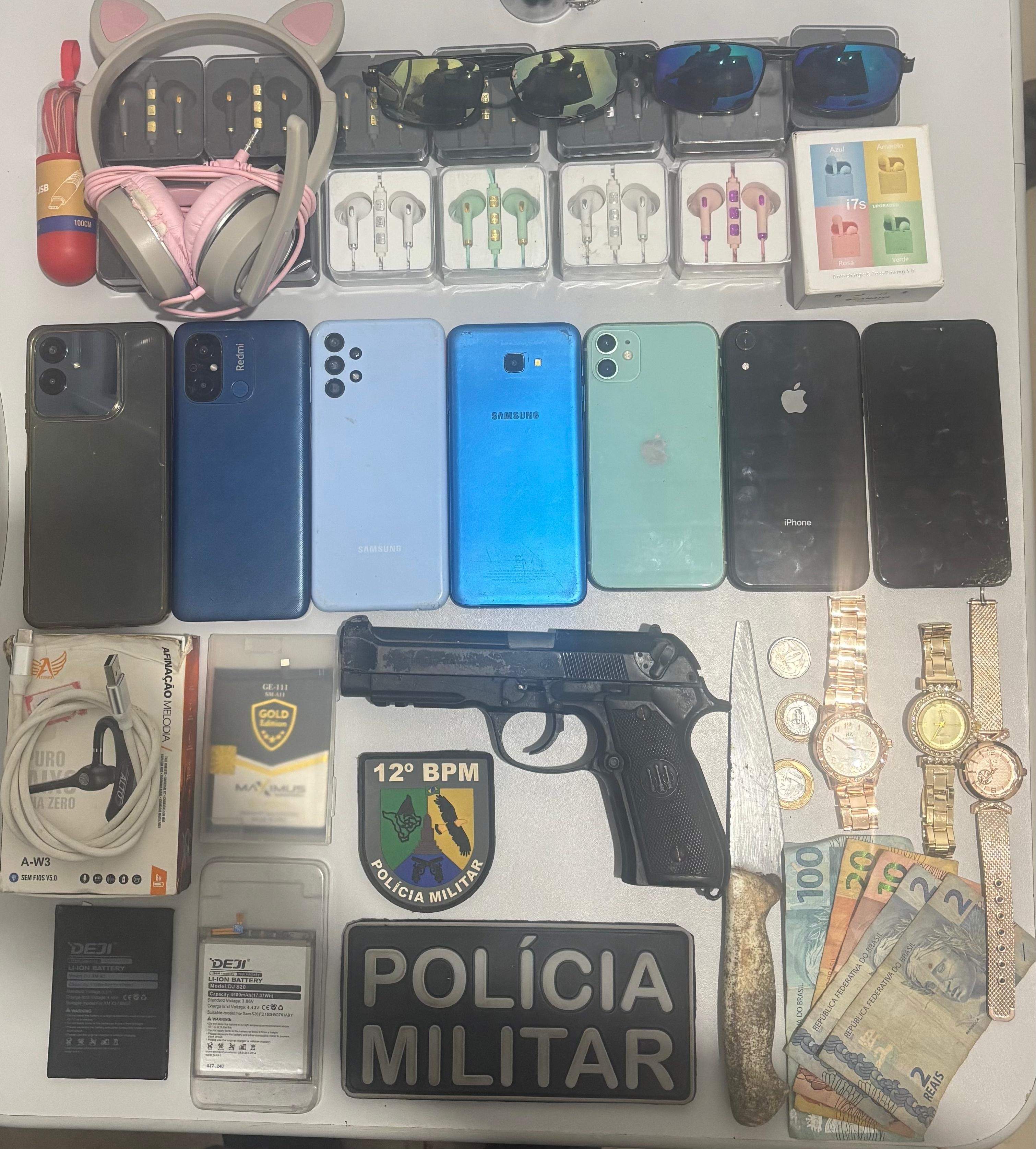 Menores suspeitos de assaltar loja de acessórios são apreendidos pela PM, em Calçoene