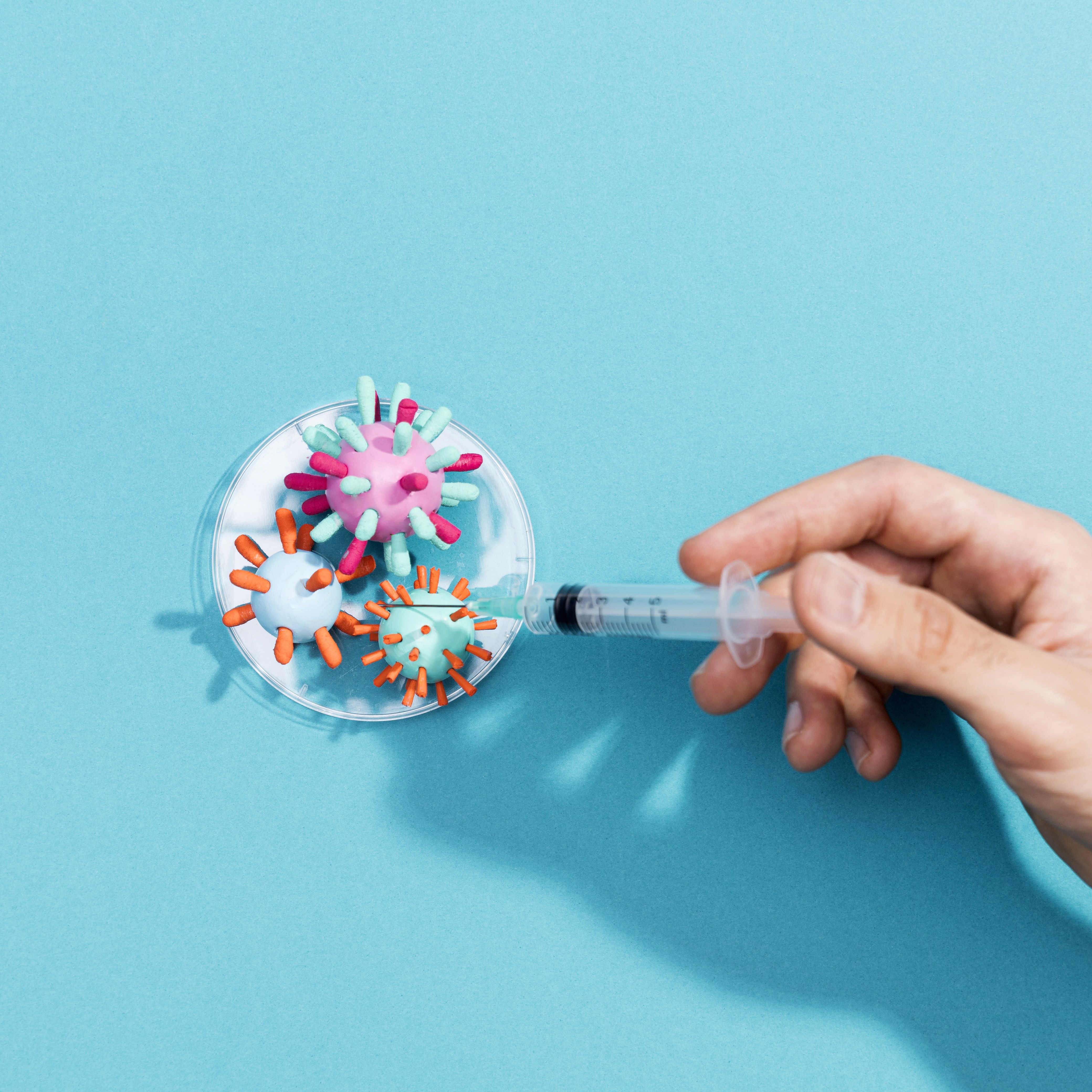 Senado aprova projeto para acelerar imunoterapia contra o câncer no SUS; veja como funciona tratamento que revolucionou a oncologia