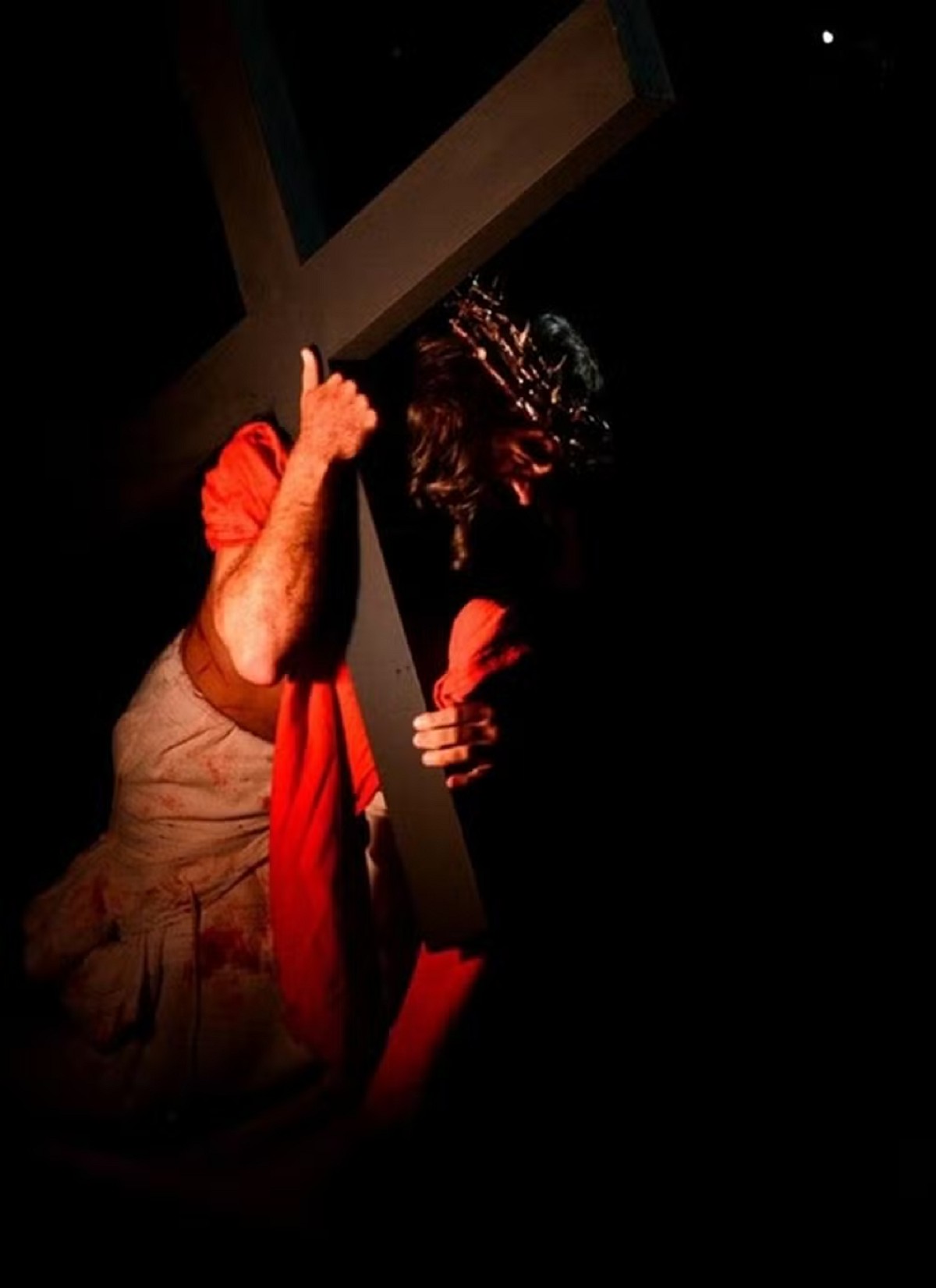 Encenação da Paixão de Cristo é destaque da Semana Santa em Cabo Frio