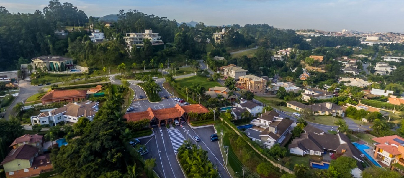 Beverly Hills Paulista: Prefeitura de Barueri recapeou 30 vezes mais o condomínio de luxo de deputado do MDB do que bairros pobres vizinhos, diz relatório