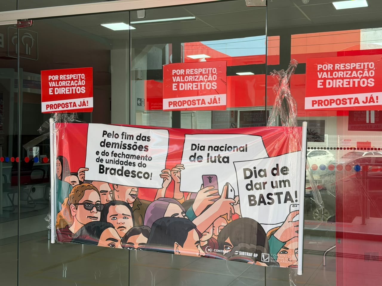Bancários fazem paralisação de 24 horas e deixam agências fechadas em três municípios do Amapá 