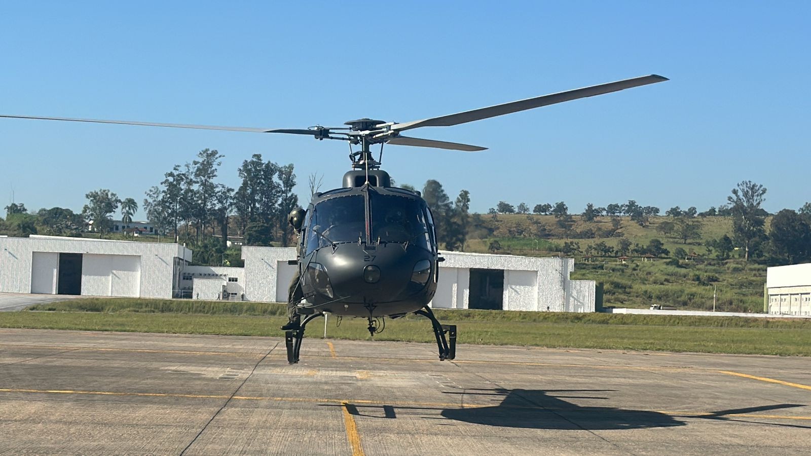 Terceiro helicóptero do Cavex de Taubaté decola para auxiliar no resgate de vítimas da chuva no RS