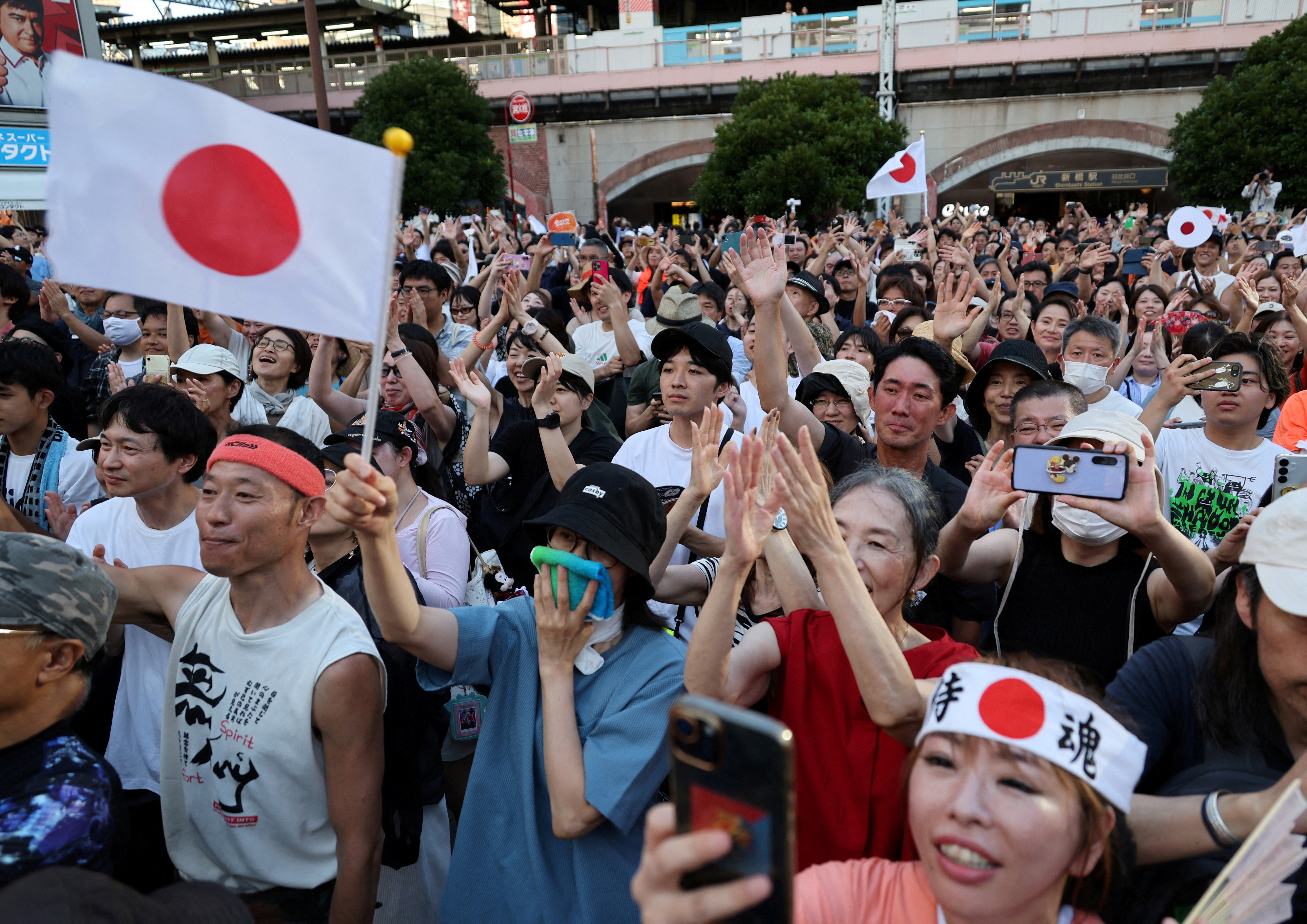 Como direita radical japonesa cresceu com ajuda de Trump — e de turistas