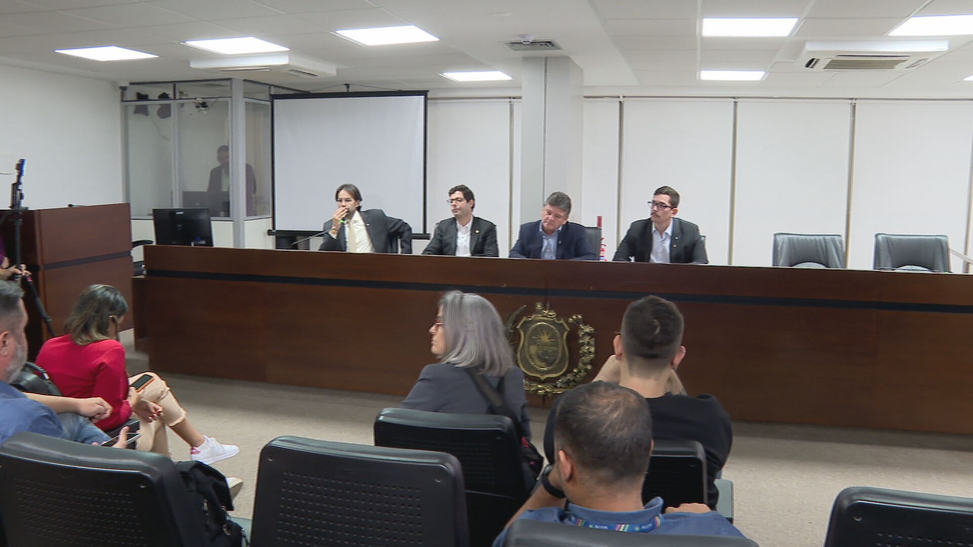 Deputados estaduais denunciam corte de R$ 1,5 bilhão em investimentos em saúde em 4 anos; governo nega
