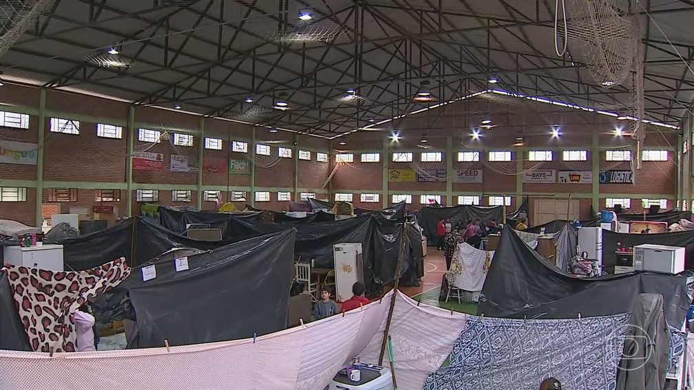 No Rio Grande do Sul, cerca de 600 pessoas tiveram que sair de casa — Foto: JN