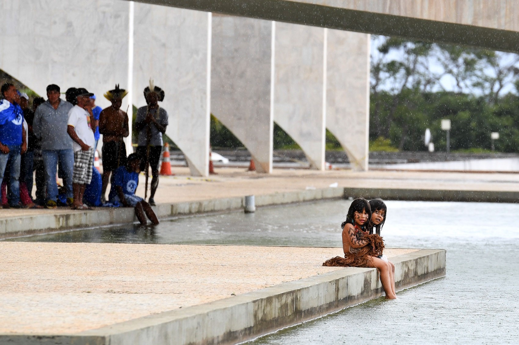 Moedas nos espelhos d'água do Planalto e do Alvorada vão ser recolhidas para o caixa do governo