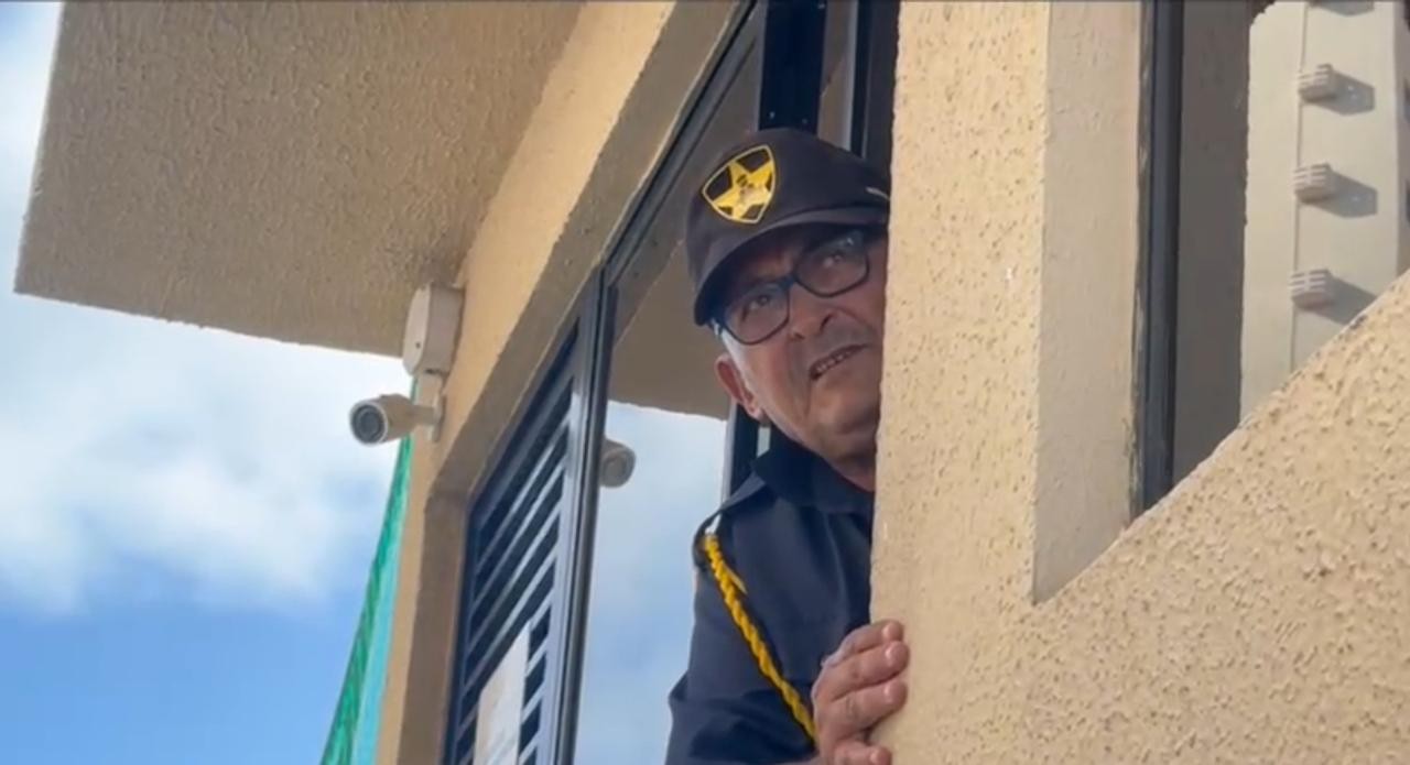 'Nunca tinha visto isso', diz porteiro que chamou a polícia após ex-jogador espancar namorada em elevador