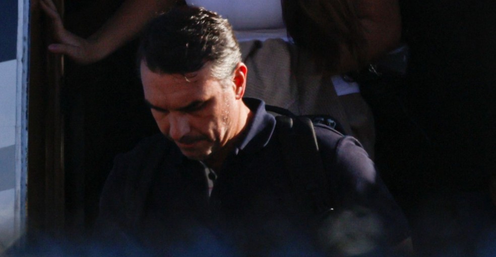 PF suspeita que Flávio Bolsonaro tenha entrado na Argentina por outro caminho