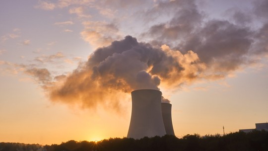 Como um relatório encomendado por governo Trump desafia o consenso científico sobre o aquecimento global -
Documento preparado por cinco cientistas críticos do IPCC, com apoio do governo Trump, minimiza impactos das mudanças climáticas e reacende debate sobre negacionismo climático nos EUA.