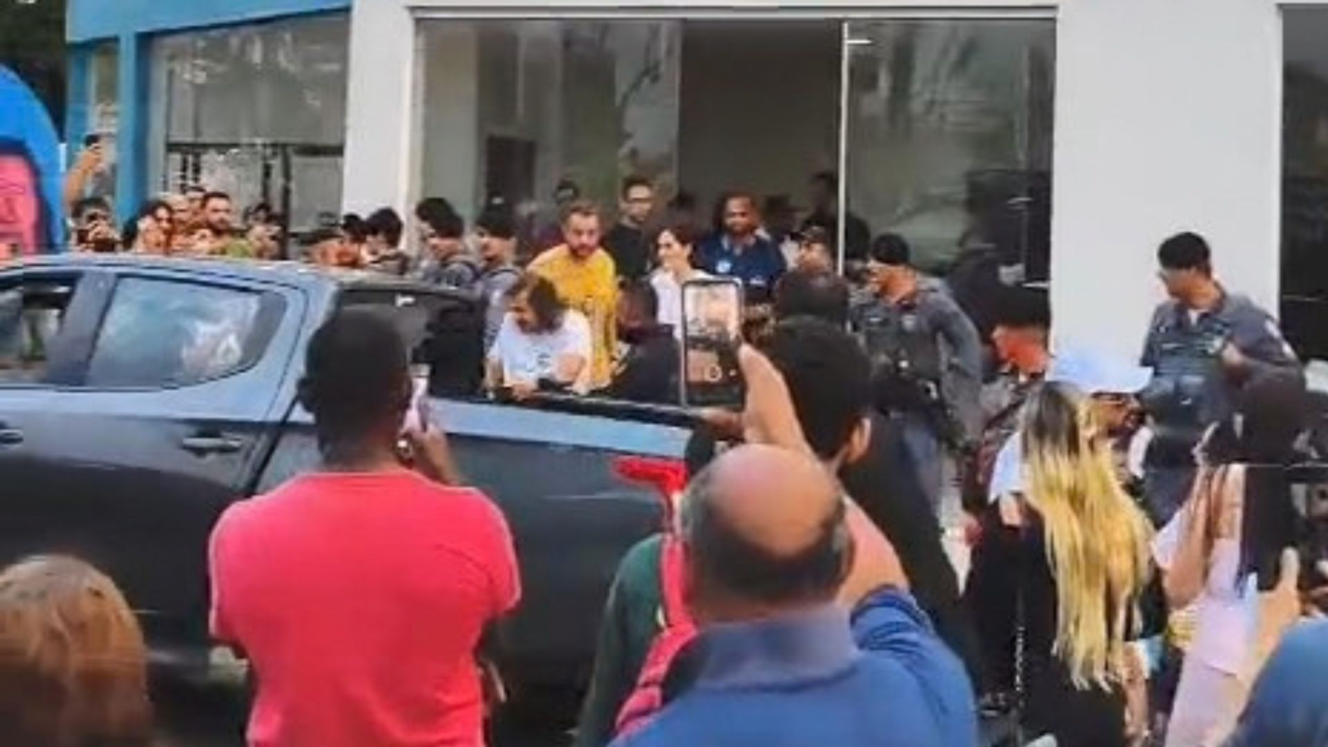 VÍDEO: ex-prefeito de São Mateus e candidato a deputado estadual é preso em comitê durante operação que investiga crimes eleitorais