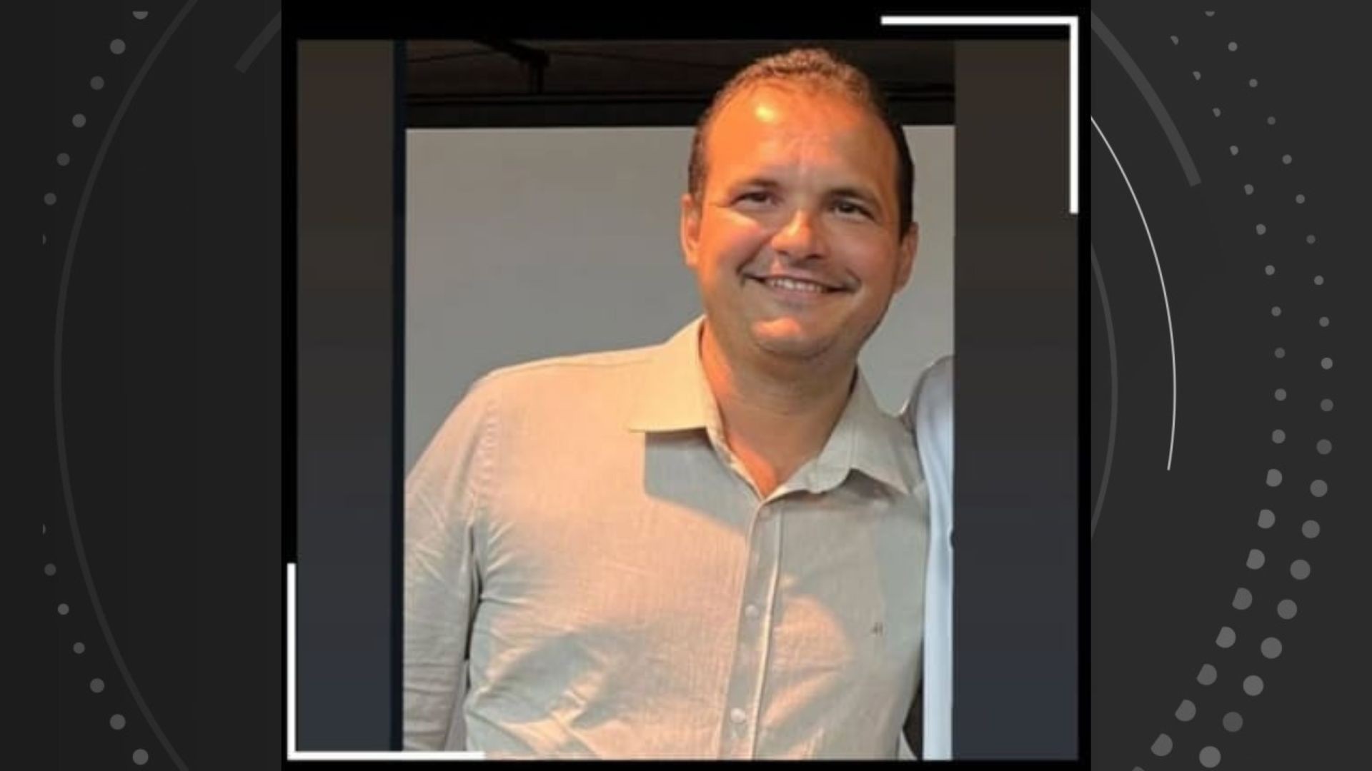 Empresário tem infarto e morre ao cair de falésia de 15 metros de altura enquanto comia caranguejo